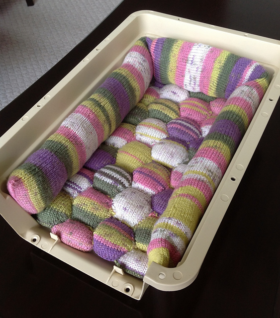 A hexipuff pet carrier by catlips (taken from ravelry)